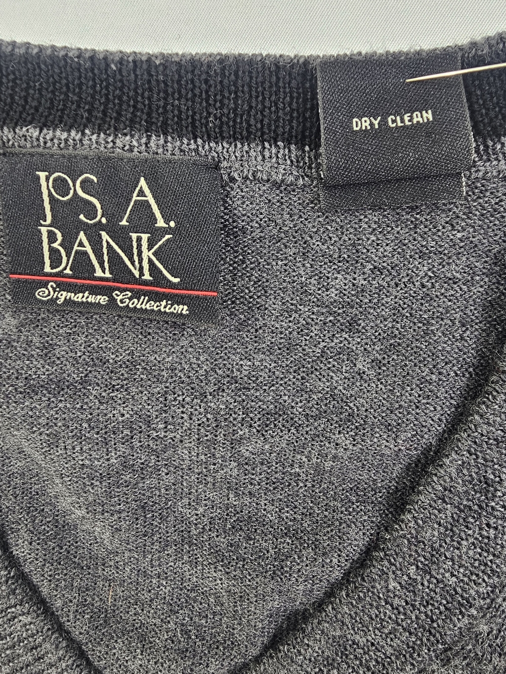Jos A Bank Signature Collection Merino Wool V Neck Sweater Men's L Gray Pullover - Picture 6 of 6